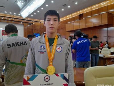 «Хочу быть как Роман Дмитриев»: борец Никифор Семёнов — о победе на играх «Дети Азии»