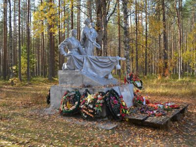 Братская могила воинов, погибших в годы Великой Отечественной войны 1941-1945 гг.