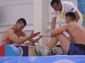 Международный турнир по мас-рестлингу в Якутии запомнился сенсациями