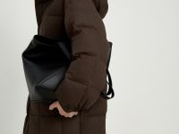 Пуховое пальто с капюшоном