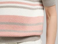 Легкий джемпер с принтом в полоску