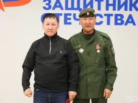 В Якутске вручили нагрудные знаки «Доброволец Донбасса» ветеранам СВО