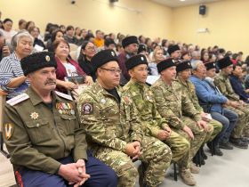 Презентована книга Сергея Вахрина «Тайны якутских фамилий»