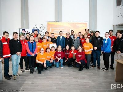 Айсен Николаев встретился с представителями волонтерского движения Якутии