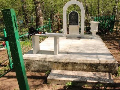 Могила Кныша Якова Антоновича (1917–1961), полного кавалера ордена Славы