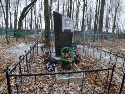 Могила командира партизанского отряда А.Р.Глебова