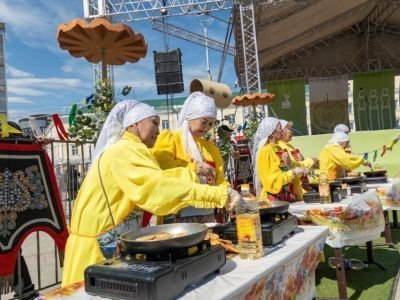 В Якутске отметили День сайылыка с обрядом встречи солнца