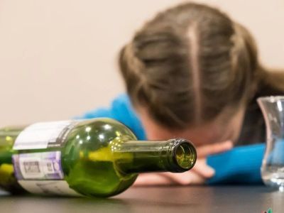 О проблеме употребления несовершеннолетними алкоголя