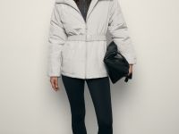 Утепленная куртка с эластичным поясом