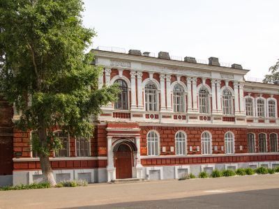 Историко-архитектурный памятник – здание бывшего духовного училища