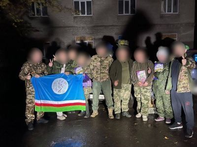 Делегация Чурапчинского улуса передала автомобиль медицинской роте в зоне СВО