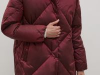 Пуховое пальто с капюшоном