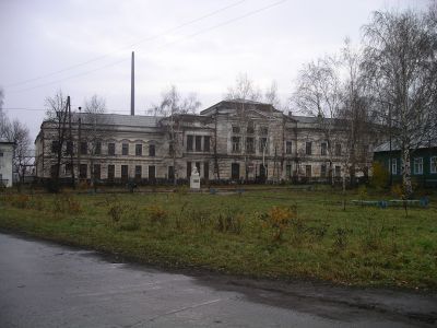 Каменное двухэтажное здание бывшего купеческого клуба, "Дом Попова"