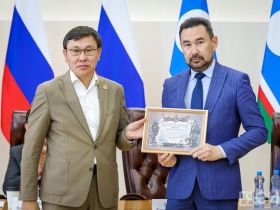 Госнаграды вручили журналистам Якутии в День национальной печати