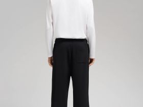 Брюки объемного кроя из футера