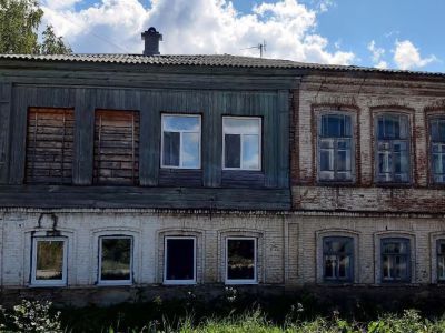 Здание, в котором в 1919 г. размещался штаб 28 двизии под командованием В.М. Азина