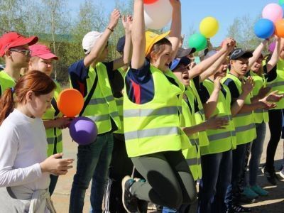 В Мирном открылся первый в республике трудовой лагерь для детей-инвалидов