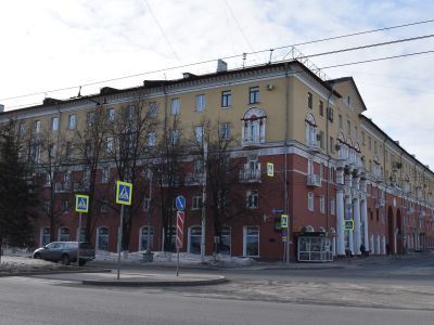 Жилой дом с краеведческим музеем