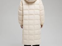 Пуховое пальто с капюшоном