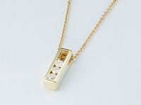 Подвеска из желтого золота с бриллиантами э0301пд07210004