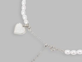 Колье из искусственного жемчуга