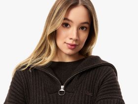 Женский свитер Lacoste с высоким воротом на молнии классического кроя