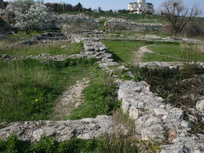 Здание средневекового времени (в цитадели)