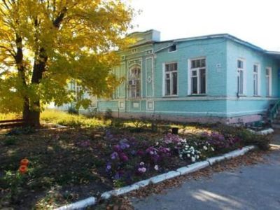 Здание бывшей земской управы, где была провозглашена Советская власть, с 1918 по конец 1920-х гг. размещались исполком уездного Совета под председательством большевика И.М. Охлопкова и горком РКП (б), а в 1929 г. была организована одна из первых  в област