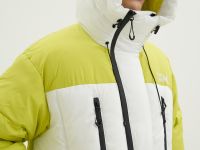 Утепленная куртка с контрастной отделкой