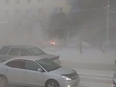 ВИДЕОФАКТ. В Якутске на улице Богатырева сгорела машина