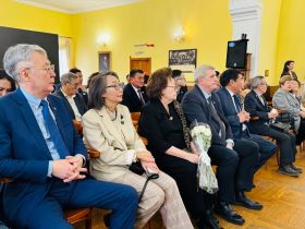 «Живи, даря себя другим»: в Якутске открыли выставку памяти Александра Миронова