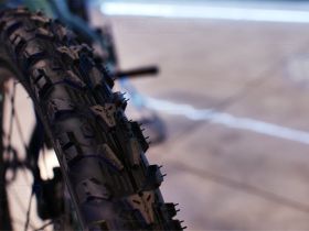 Детский велосипед Cube Acid 200 Disc, год 2025, цвет Фиолетовый-Голубой