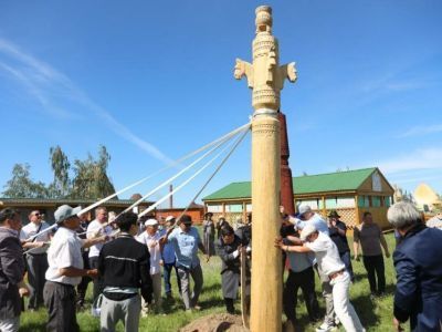 В честь 200-летия Якутской городской Думы установили сэргэ