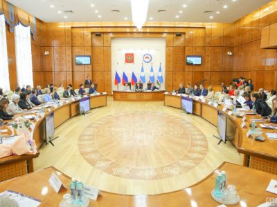 В Якутске отметили 90-летие Института гуманитарных исследований СО РАН