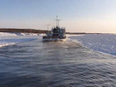 24 ноября завершится перевозка грузов с помощью ледокола по Лене в Якутии