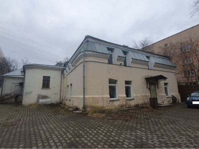 Гараж и конюшня, 1907 г., архитектор М.Ф.Бугровский, 1925 г.