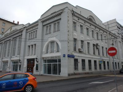 Здание бывшей Хлебной биржи, в которой в 1918-1920 гг. Ленин Владимир Ильич неоднократно выступал на различных собраниях и митингах