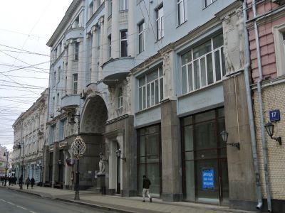 Доходный дом И.Е.Кузнецова, 1908-1910 гг., архитекторы А.Н.Милюков, Б.М.Великовский (при участии братьев В.А. и А.А.Весниных)