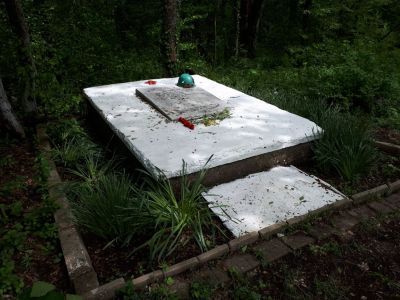 Памятник советским воинам, установленный на рубеже обороны Северного Кавказа от фашистских захватчиков