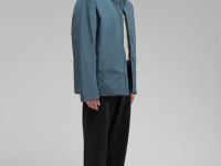 Легкий пуховик с натуральным утеплителем