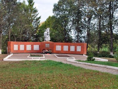 Братская могила с захоронением воинов, погибших в период Великой Отечественной войны 1941—1945 гг.