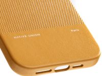 Клип-кейс Native Union (Re)Classic для Apple iPhone 15 Pro Коричневый