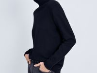 Свитер свободного силуэта с воротником-стойкой