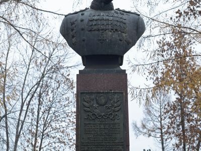 Бюст дважды Героя Советского Союза П.И. Батова