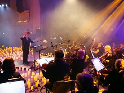 Ханс Циммер и Людовико Эйнауди: двойной концерт в сиянии тысячи свечей