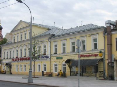 Жилой дом с лавками, кон. XVIII в.- 1-я треть XIX в., 2-я пол. XIX в.