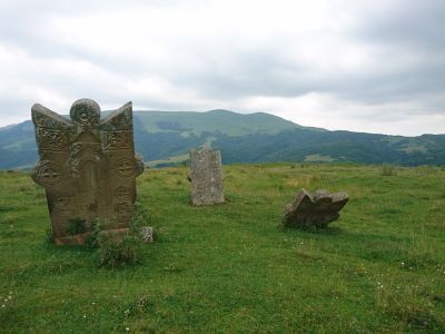 Стела надмогильная братьям Анана, Манана, Мусанана