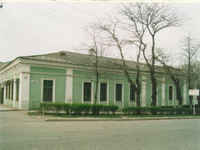 Дом доходный Педино. Здесь во время пребывания в г. Новороссийске останавливался поэт С.Я. Маршак (1887 - 1964)