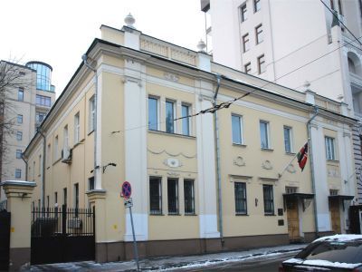 Жилой дом, 1806 г., сер. XIX в., 1910-1911 гг., архитектор Н.Г.Лазарев