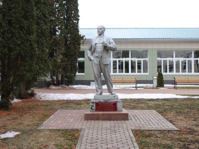 Памятник В.И. Ленину